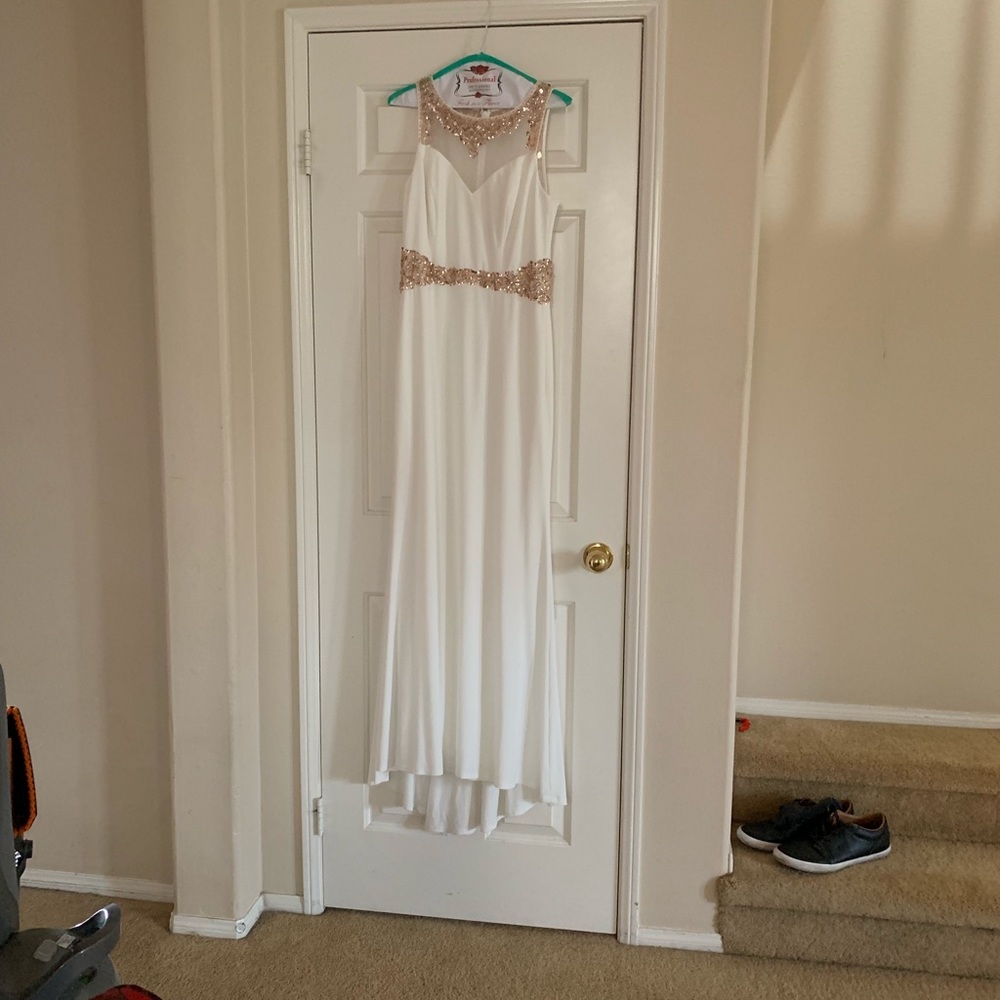 PROM DRESS - Picture 2 of 6